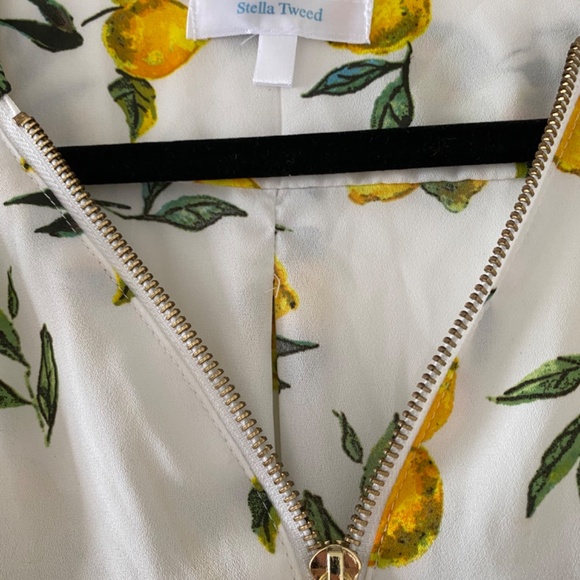 Lemon Print Summer Blouse - Picture 2 of 2